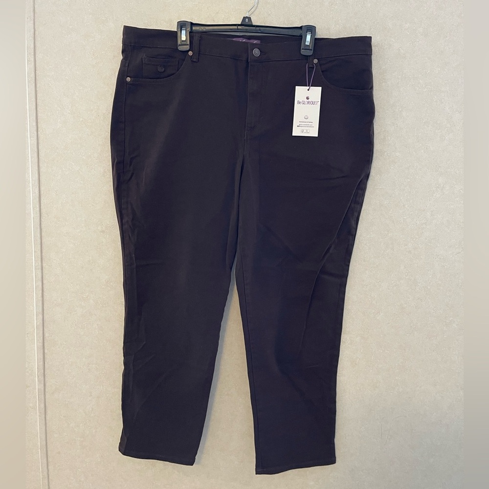 NWT Gloria Vanderbilt 20w Plus Vilma Slimming Stretch Capri Pants